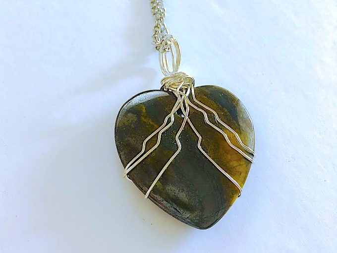 iron-tiger-eye-heart-pendant-silver