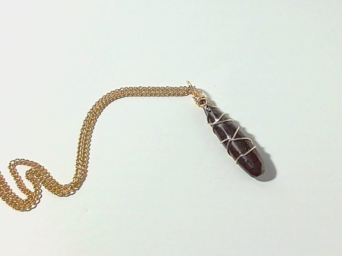 shungite-teardrop-gold-pendant