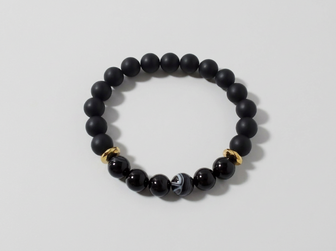 10mm-black-onyx-black-stripe-agate-gold-hematite-bracelet