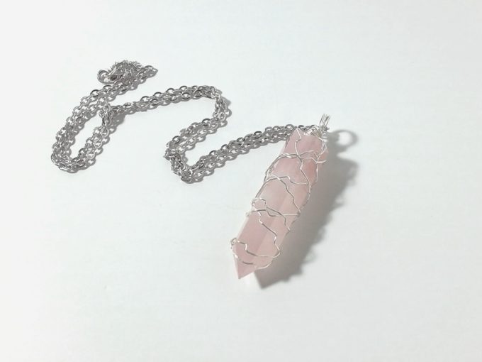 rose-quartz-point-pendant-silver