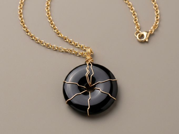 black-onyx-donut-necklace-gold