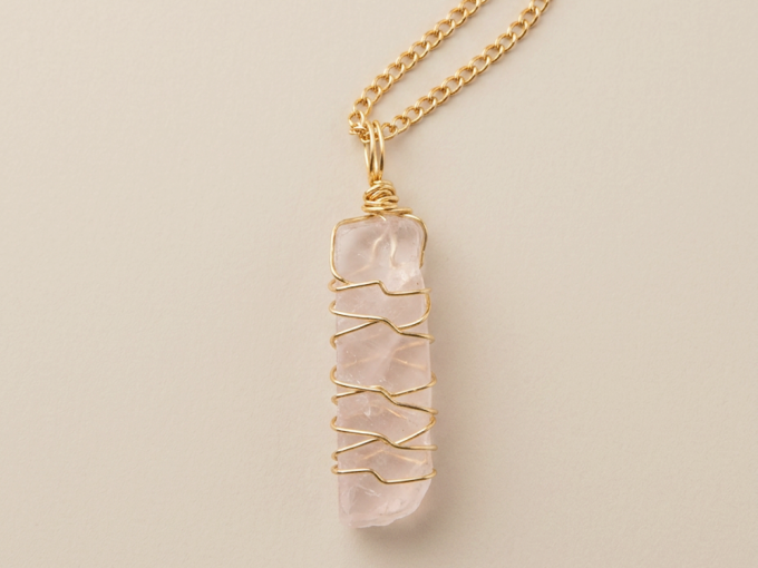 rose-quartz-rectangle-gold-necklace