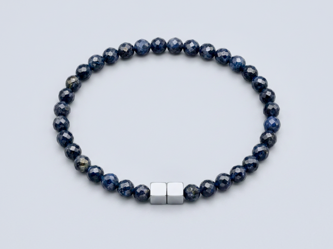 4mm-faceted-sapphire-bracelet-2-square-silver-hematite